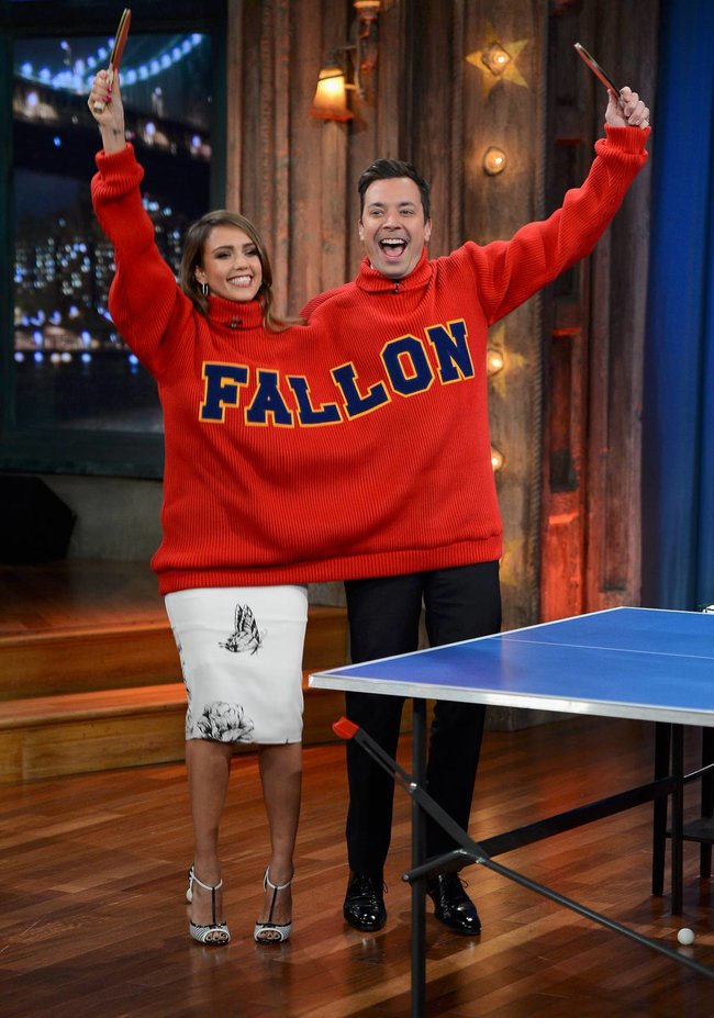 Джессика Альба на телешоу «Late Night with Jimmy Fallon» в Нью Йорке