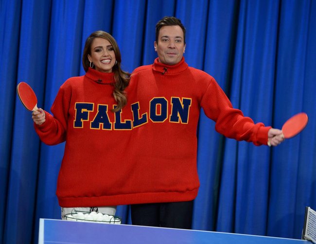 Джессика Альба на телешоу «Late Night with Jimmy Fallon» в Нью Йорке