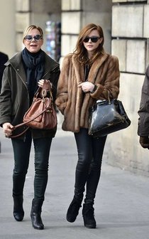 Появление Хлои Морец в Париже: Chloe-Moretz---out-in-Paris--01_Starbeat.ru