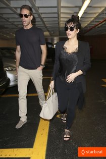 Ким Кардашьян в Беверли-Хиллз: kim-kardashian-in-love-with-khloe-lamar-odoms-new-puppy-01_Starbeat.ru
