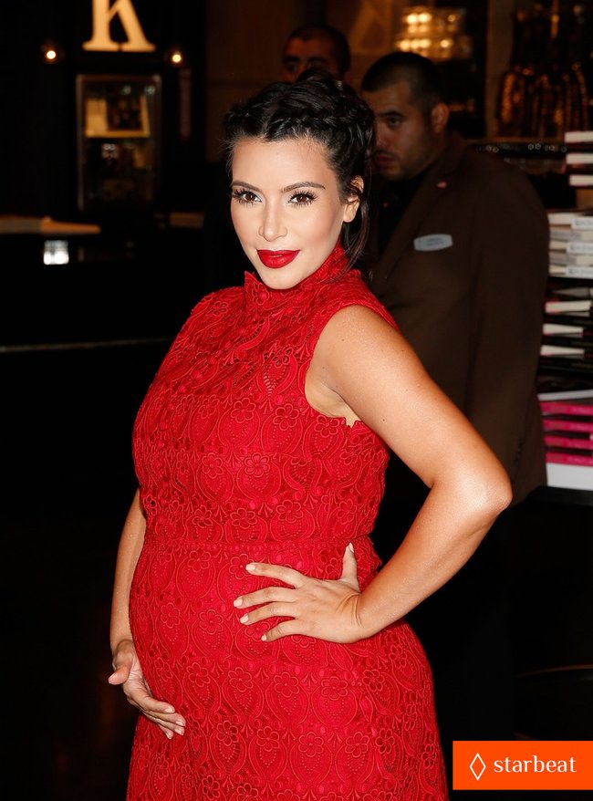 Ким Кардашьян представила свой новый аромат «Glam»: pregnant-kim-kardashian-glam-perfume-promotion-in-las-vegas-12_Starbeat.ru