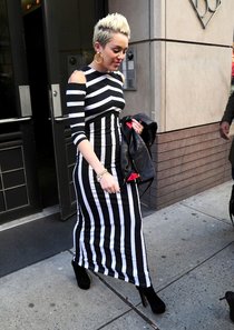 Майли Сайрус в Нью Йорке: Miley-Cyrus-110_Starbeat.ru