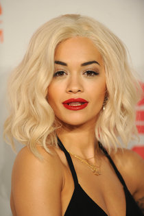«MTV Europe Music Awards»: Рита Ора в Амстердаме: rita-ora-2013-mtv-ema--01_Starbeat.ru