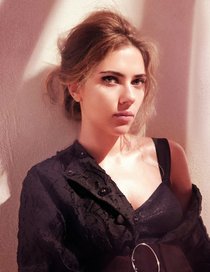 Скарлетт Йоханссон в фотосессии журнала «Interview» за октябрь: scarlett-johansson---interview-magazine-october-2013--01_Starbeat.ru